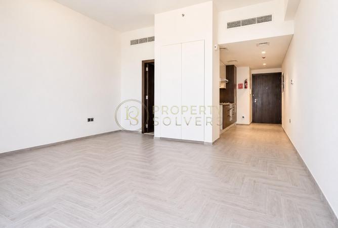 Huge Layout STD | Prime Location | Well Maintained photo 2