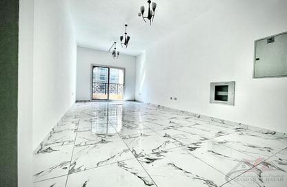 Apartment - 2 Bedrooms - 2 Bathrooms for rent in Muwaileh 29 Building - Muwaileh - Sharjah