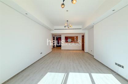 Apartment - 2 Bedrooms - 3 Bathrooms for sale in Marina Residences 6 - Marina Residences - Palm Jumeirah - Dubai