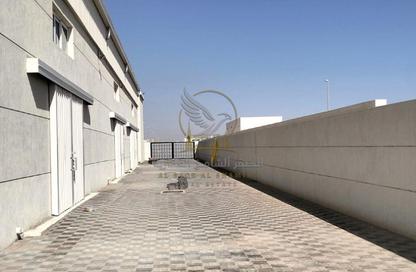 Warehouse - Studio - 7+ for rent in Al Sajaa S - Al Sajaa - Sharjah