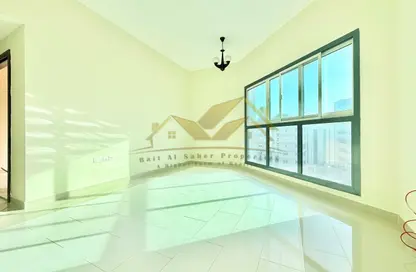 شقة - غرفة نوم - 2 حمامات للايجار في الرفاعة - بر دبي - دبي شقة - غرفة نوم - 2 حمامات للايجار في الرفاعة - بر دبي - دبي