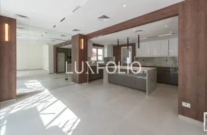 Villa - 4 Bedrooms - 3 Bathrooms for rent in Meadows 9 - Meadows - Dubai