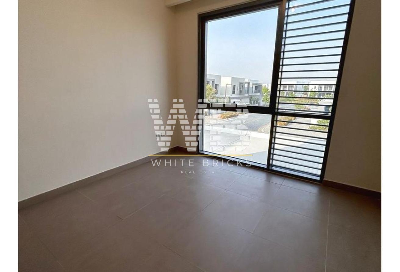 Spacious 4BR Villa | Unfurnished | Prime Location photo 7