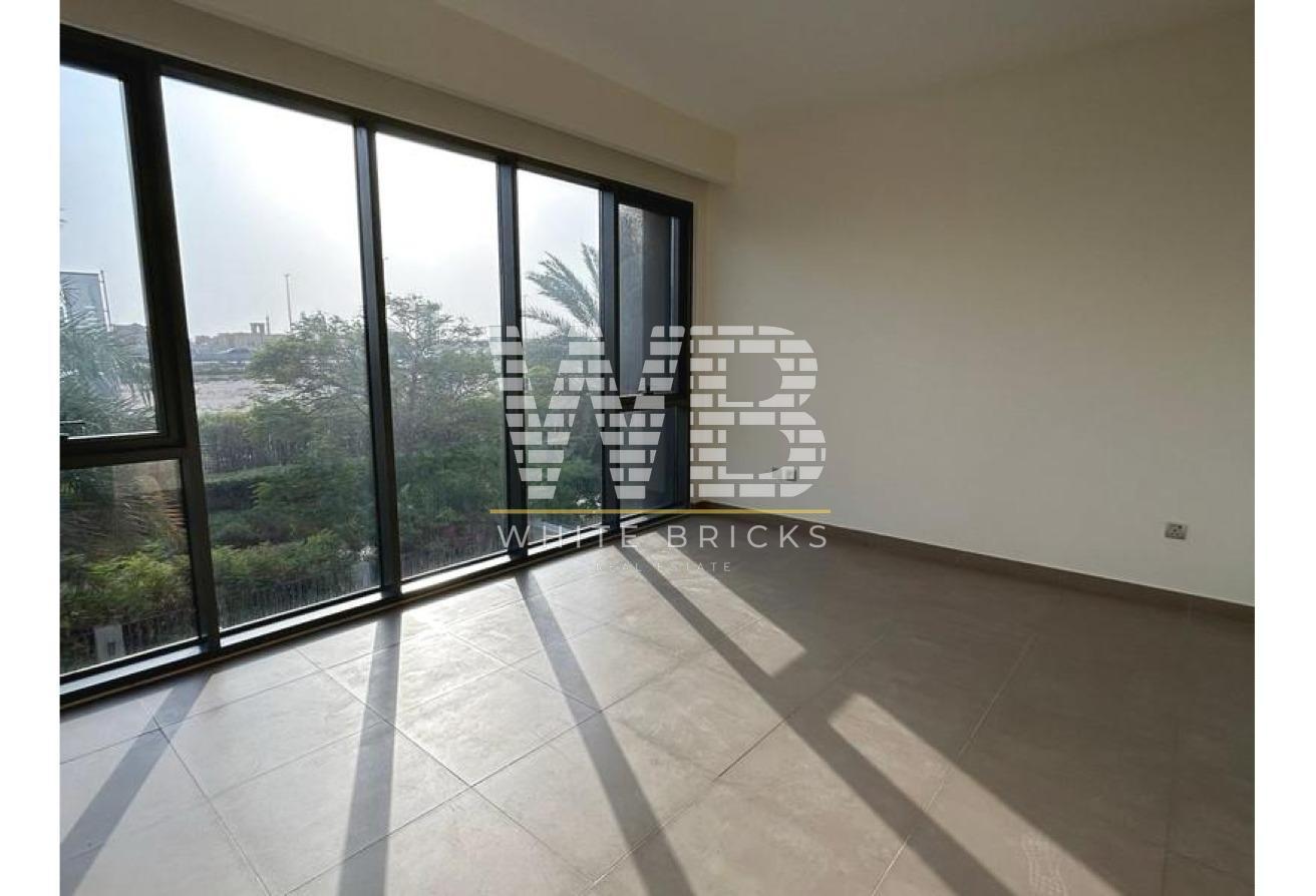 Spacious 4BR Villa | Unfurnished | Prime Location photo 6