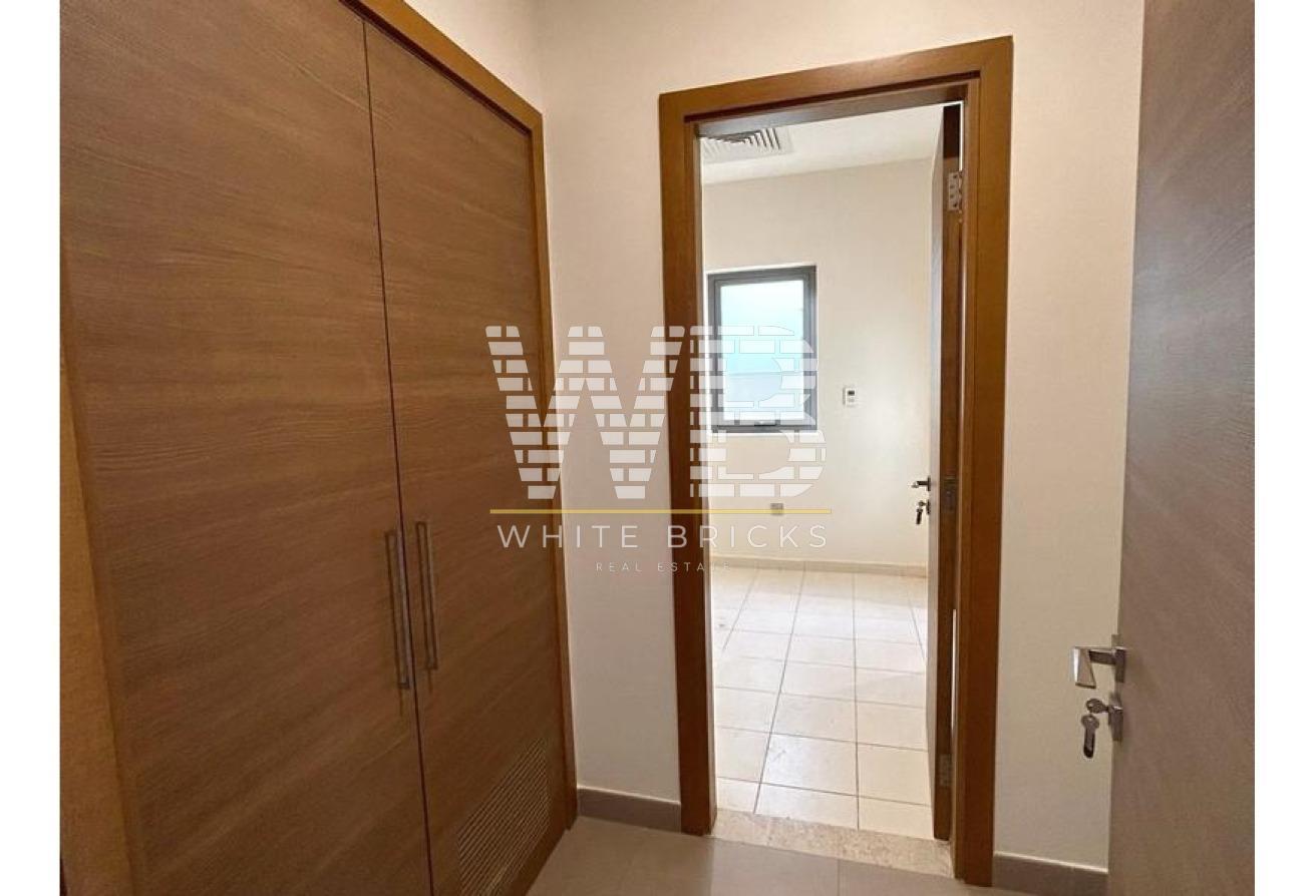 Spacious 4BR Villa | Unfurnished | Prime Location photo 11