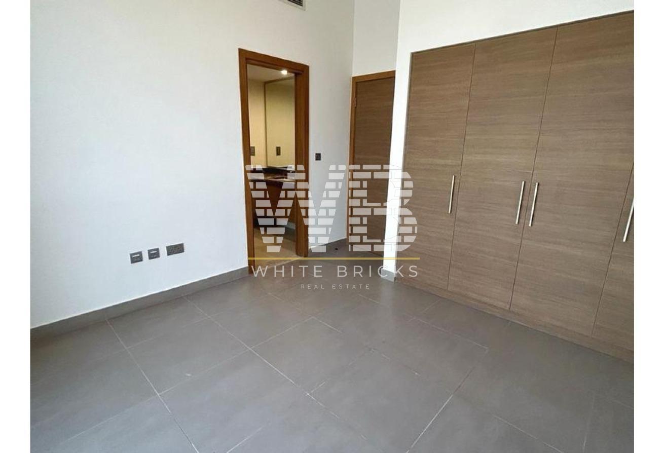 Spacious 4BR Villa | Unfurnished | Prime Location photo 8