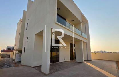 Villa - 5 - 6 for sale in Alreeman - Al Shamkha - Abu Dhabi