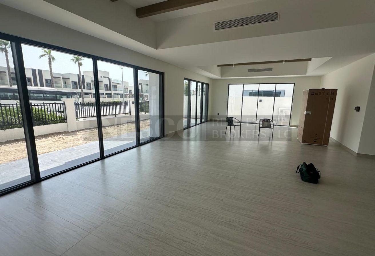 BRAND NEW 6BR LUXURY VILLA | VASTU | SINGLE ROW photo 4