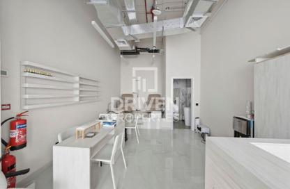 Retail - Studio - 1 Bathroom for rent in Azizi Riviera 8 - Azizi Riviera - Meydan One - Meydan - Dubai
