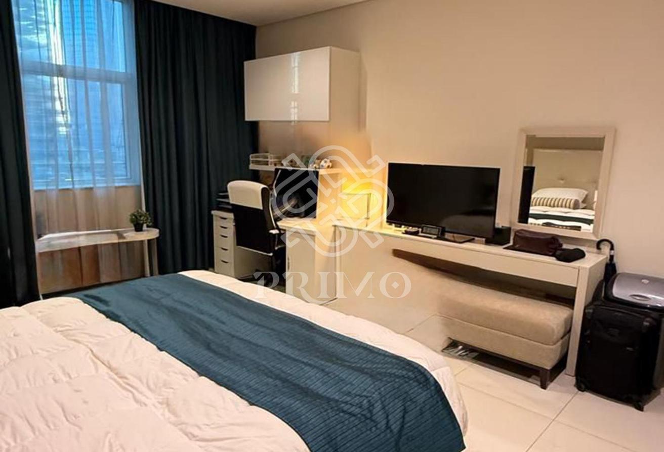 FULLY FURNISHED I PRIME LOCATION I MID FLOOR photo 4