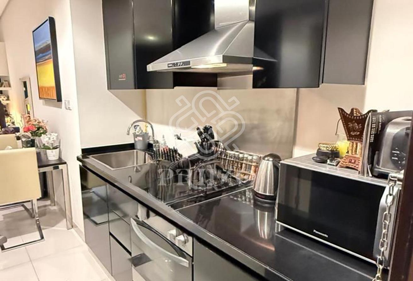 FULLY FURNISHED I PRIME LOCATION I MID FLOOR photo 7