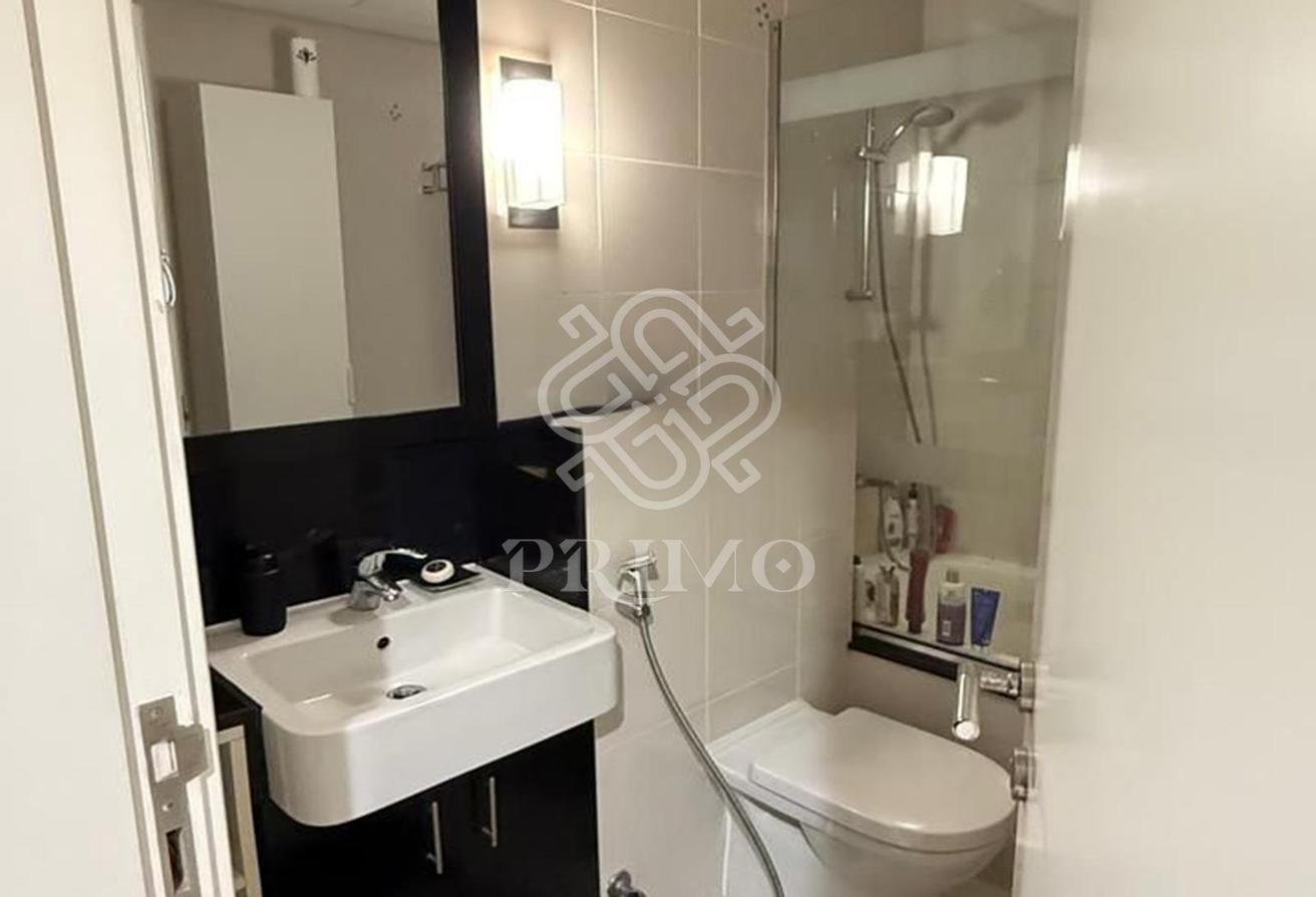 FULLY FURNISHED I PRIME LOCATION I MID FLOOR photo 17