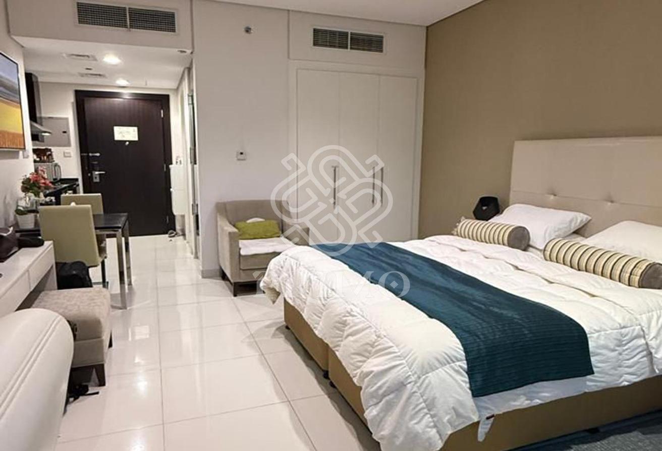 FULLY FURNISHED I PRIME LOCATION I MID FLOOR photo 11
