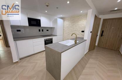 Apartment - 1 Bedroom - 2 Bathrooms for rent in Lake Shore Tower - JLT Cluster Y - Jumeirah Lake Towers - Dubai Apartment - 1 Bedroom - 2 Bathrooms for rent in Lake Shore Tower - JLT Cluster Y - Jumeirah Lake Towers - Dubai