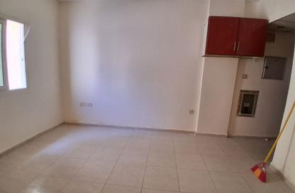 Apartment - Studio - 1 for rent in Fire Station Road - Muwaileh - Sharjah