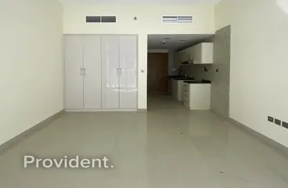 Apartment - 1 Bathroom for rent in Uniestate Millennium Tower - Dubai Silicon Oasis - Dubai