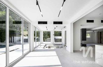 Villa - 4 Bedrooms - 5 Bathrooms for rent in Meadows 9 - Meadows - Dubai