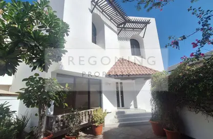 Villa - 4 Bedrooms - 4 Bathrooms for rent in Umm Suqeim 1 Villas - Umm Suqeim 1 - Umm Suqeim - Dubai
