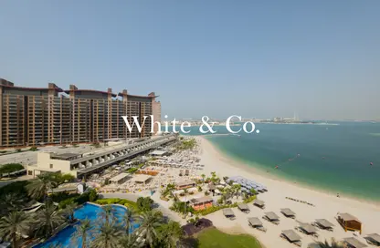 Apartment - 2 Bedrooms - 3 Bathrooms for sale in Al Msalli - Shoreline Apartments - Palm Jumeirah - Dubai