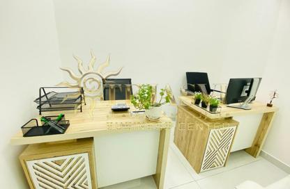 Office Space - Studio - 1 Bathroom for rent in Red Avenue - Al Garhoud - Dubai