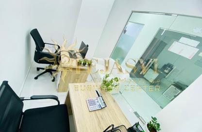 Office Space - Studio - 1 Bathroom for rent in Red Avenue - Al Garhoud - Dubai