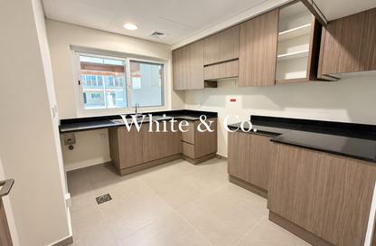 Townhouse - 4 - 4 for rent in Verona - Damac Hills 2 - Dubai