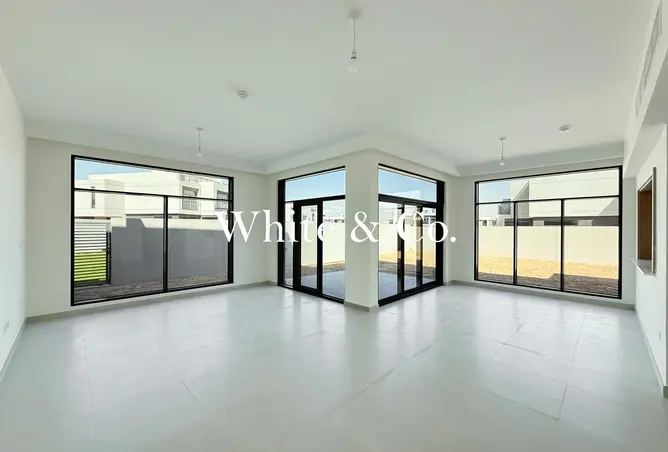 101711992 - Property Image 3