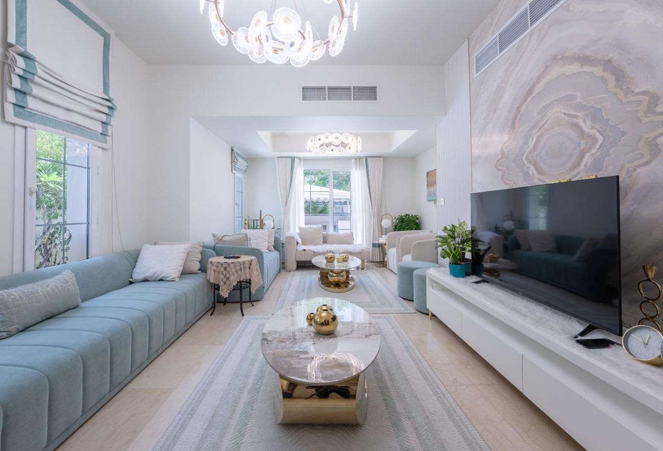 Bright & Spacious | Furnished | Family-Friendly photo 5