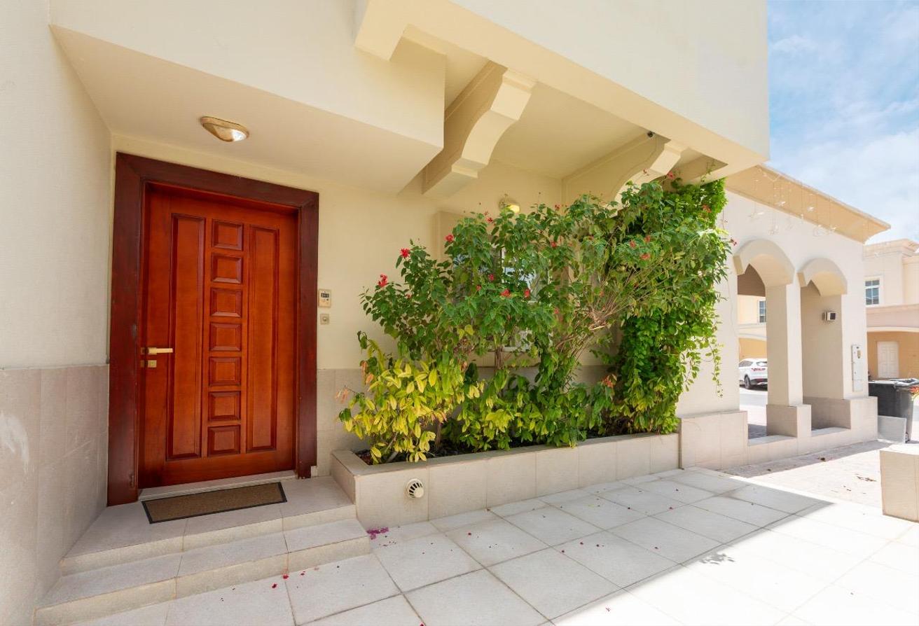 Bright & Spacious | Furnished | Family-Friendly photo 6