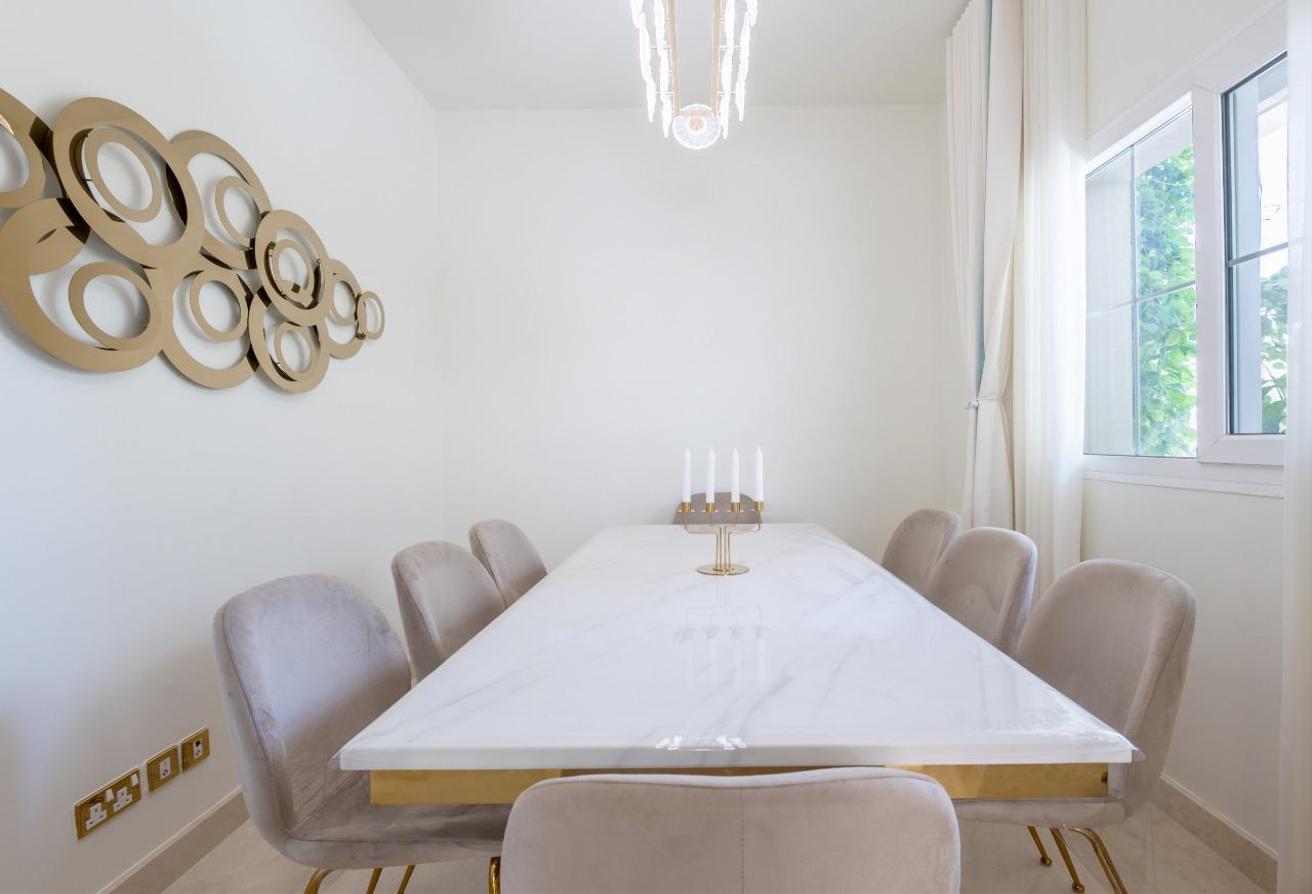 Bright & Spacious | Furnished | Family-Friendly photo 8