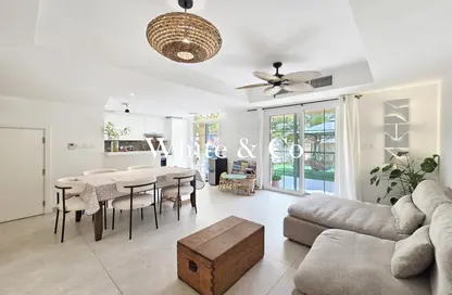 فيلا - 2 غرف نوم - 3 حمامات للبيع في الينابيع 6 - الينابيع - دبي