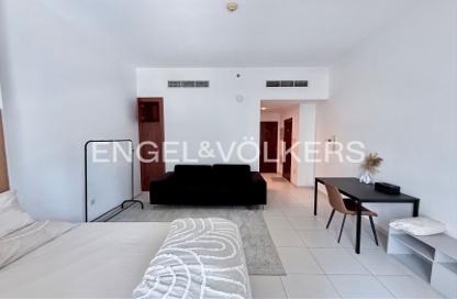 Apartment - Studio - 1 for rent in Cascades Tower - Dubai Marina - Dubai