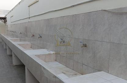 Labor Camp - Studio - 7+ Bathrooms for rent in Al Jlail - Al Sajaa - Sharjah Labor Camp - Studio - 7+ Bathrooms for rent in Al Jlail - Al Sajaa - Sharjah