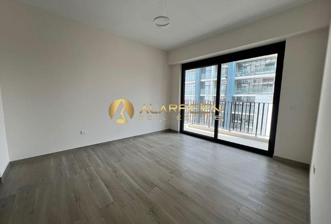 Bright 1BHK | Imperial Tower 2 | Downtown & Pool photo 3