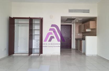 Apartment - Studio - 1 Bathroom for rent in Building X20 - England Cluster - International City - Dubai