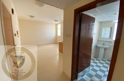 Apartment - Studio - 1 Bathroom for rent in Al Qulaya'ah - Al Sharq - Sharjah