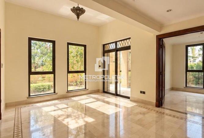 Study Room | Huge Private Garden | Bright Layout photo 2