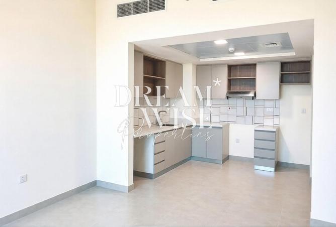 98241103 - Property Image 3