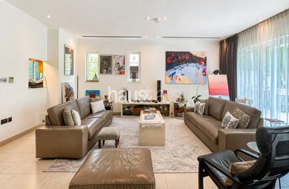 Villa - 4 Bedrooms - 5 Bathrooms for rent in District 8 - Jumeirah Park - Dubai Villa - 4 Bedrooms - 5 Bathrooms for rent in District 8 - Jumeirah Park - Dubai