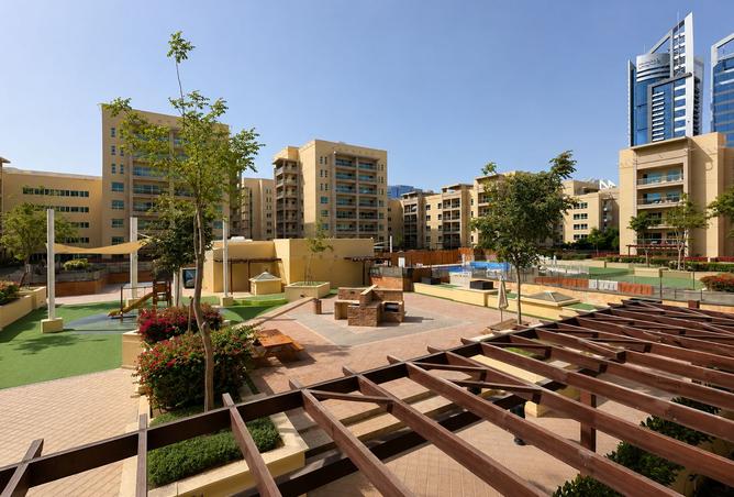 2BR PLUS STUDY | VACANT | POOL VIEW