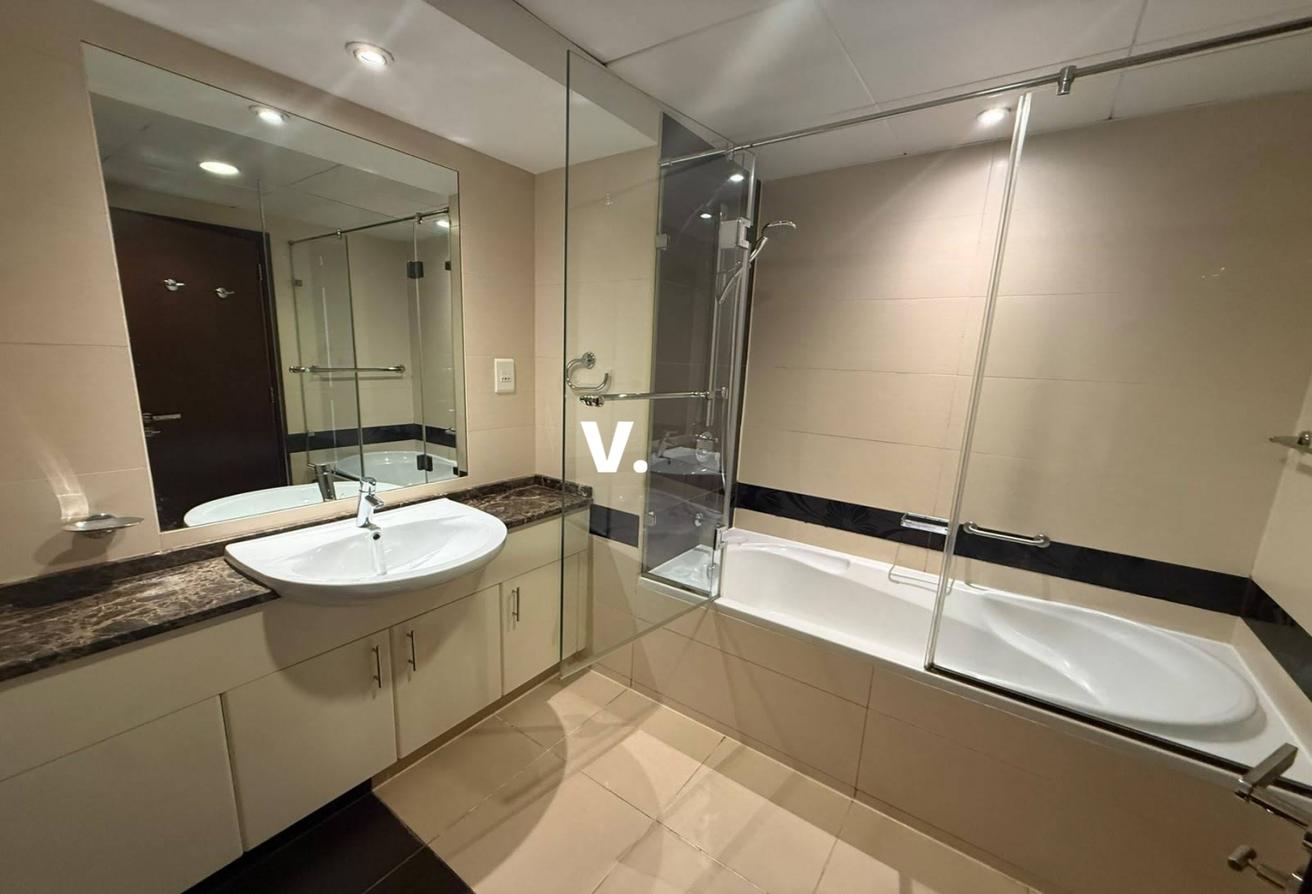 Close to Metro | Great Offer | Spacious Layout photo 17