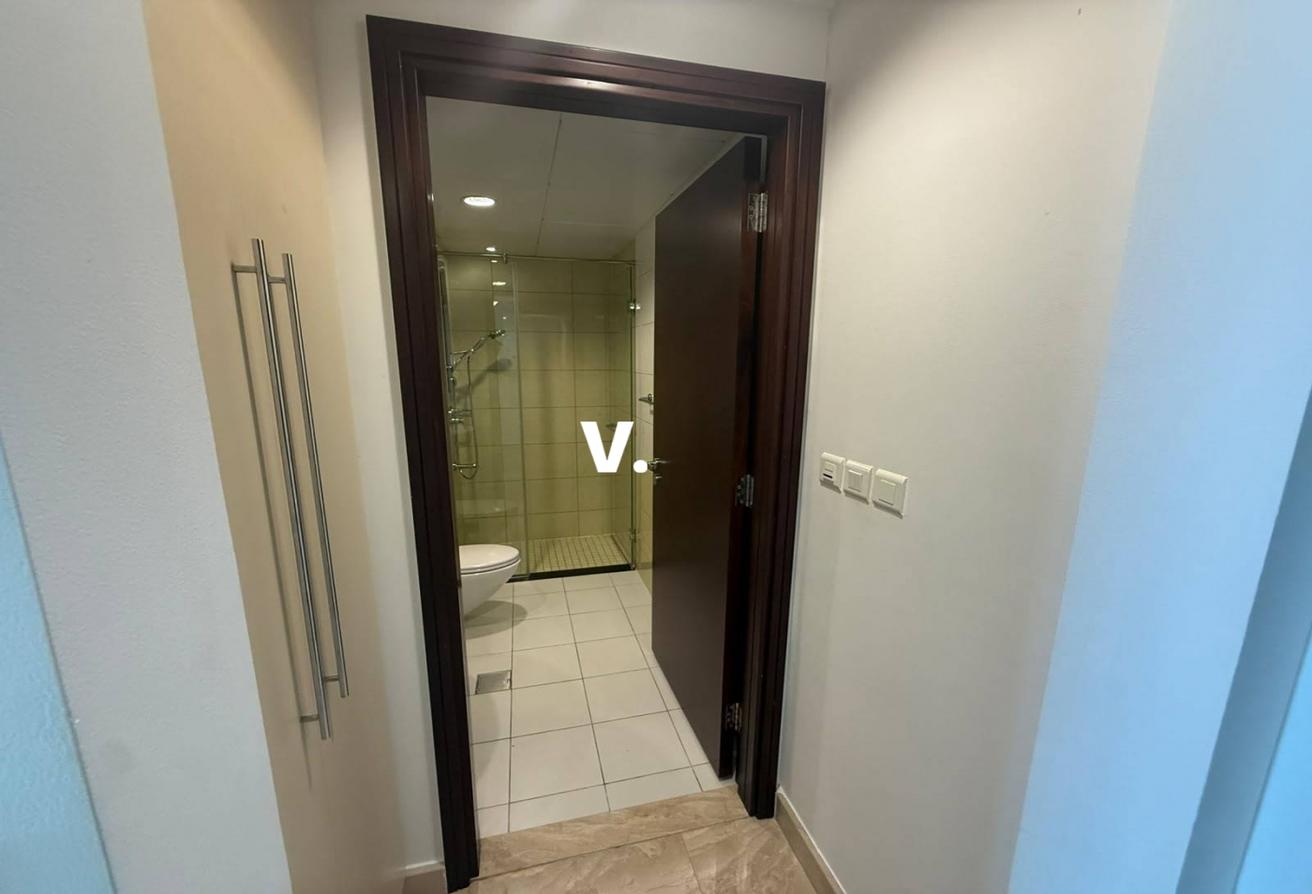 Close to Metro | Great Offer | Spacious Layout photo 9