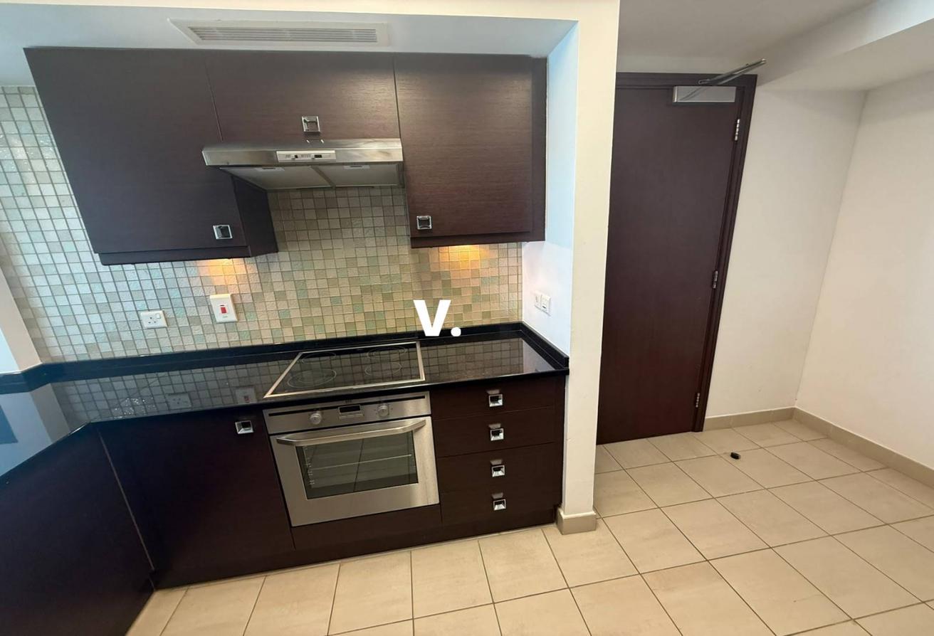 Close to Metro | Great Offer | Spacious Layout photo 11