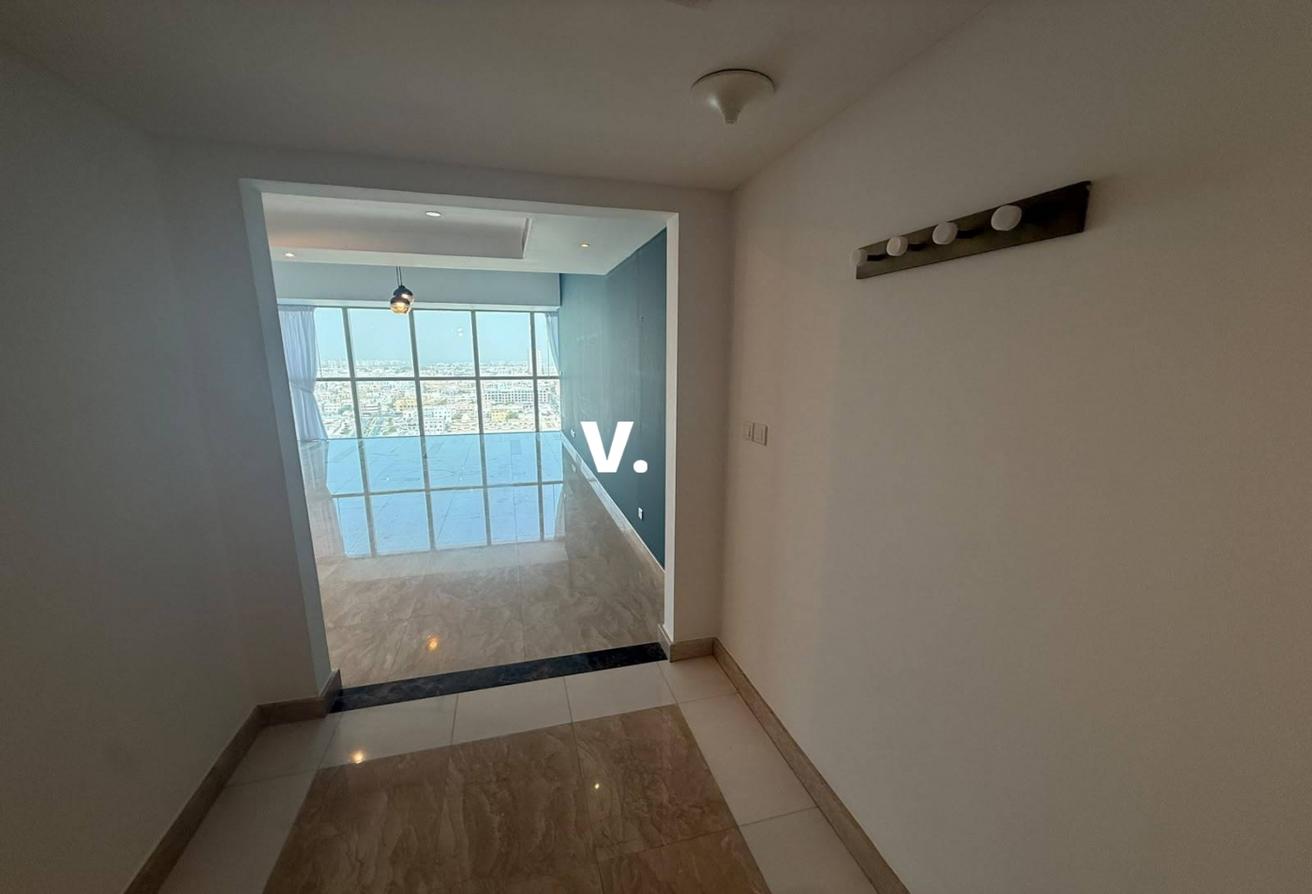 Close to Metro | Great Offer | Spacious Layout photo 12