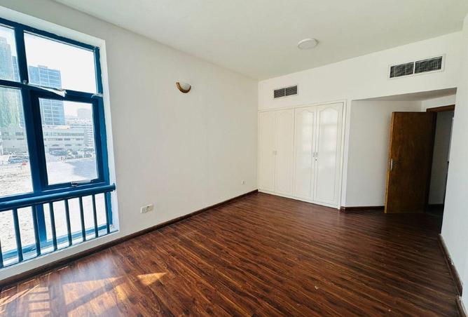 54400025 - Property Image 2