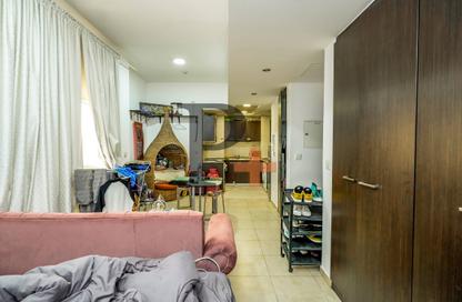 Apartment - Studio - 1 Bathroom for rent in Al Thamam 09 - Al Thamam - Remraam - Dubai Apartment - Studio - 1 Bathroom for rent in Al Thamam 09 - Al Thamam - Remraam - Dubai