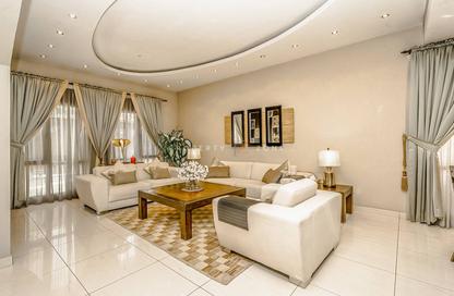 Villa - 5 - 6 for rent in Meadows 2 - Meadows - Dubai Villa - 5 - 6 for rent in Meadows 2 - Meadows - Dubai