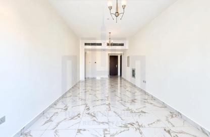 Apartment - 2 - 2 for rent in Muwaileh Commercial - Sharjah