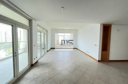 Apartment - 3 Bedrooms - 4 Bathrooms for rent in Al Habool - Shoreline Apartments - Palm Jumeirah - Dubai