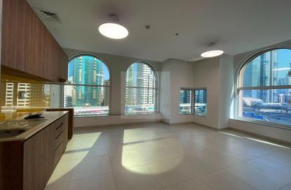 Apartment - Studio - 1 Bathroom for rent in DXB Tower - Sheikh Zayed Road - Dubai